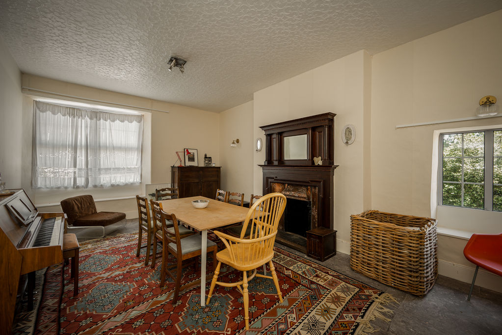 Dining Room- click for photo gallery